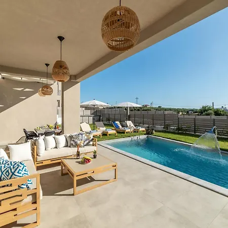 Ks Luxury Heated Pools Villa *