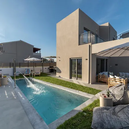 Ks Luxury Heated Pools Villa *