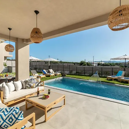 Ks Luxury Heated Pools Villa *