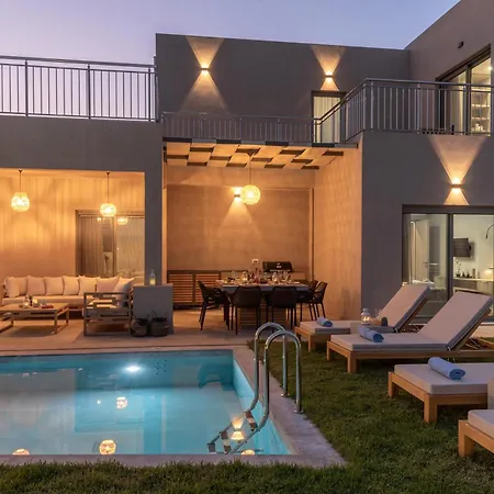 Ks Luxury Heated Pools Villa