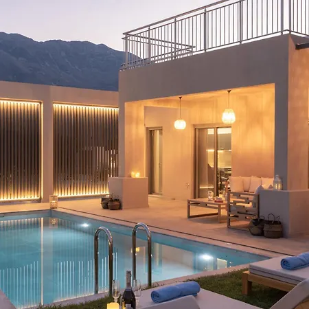 Ks Luxury Heated Pools *